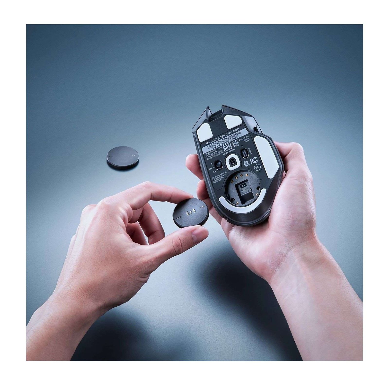 Razer Mouse Dock Pro with Wireless Charging Puck – Magnetic Charging & 8K Hz HyperPolling 2